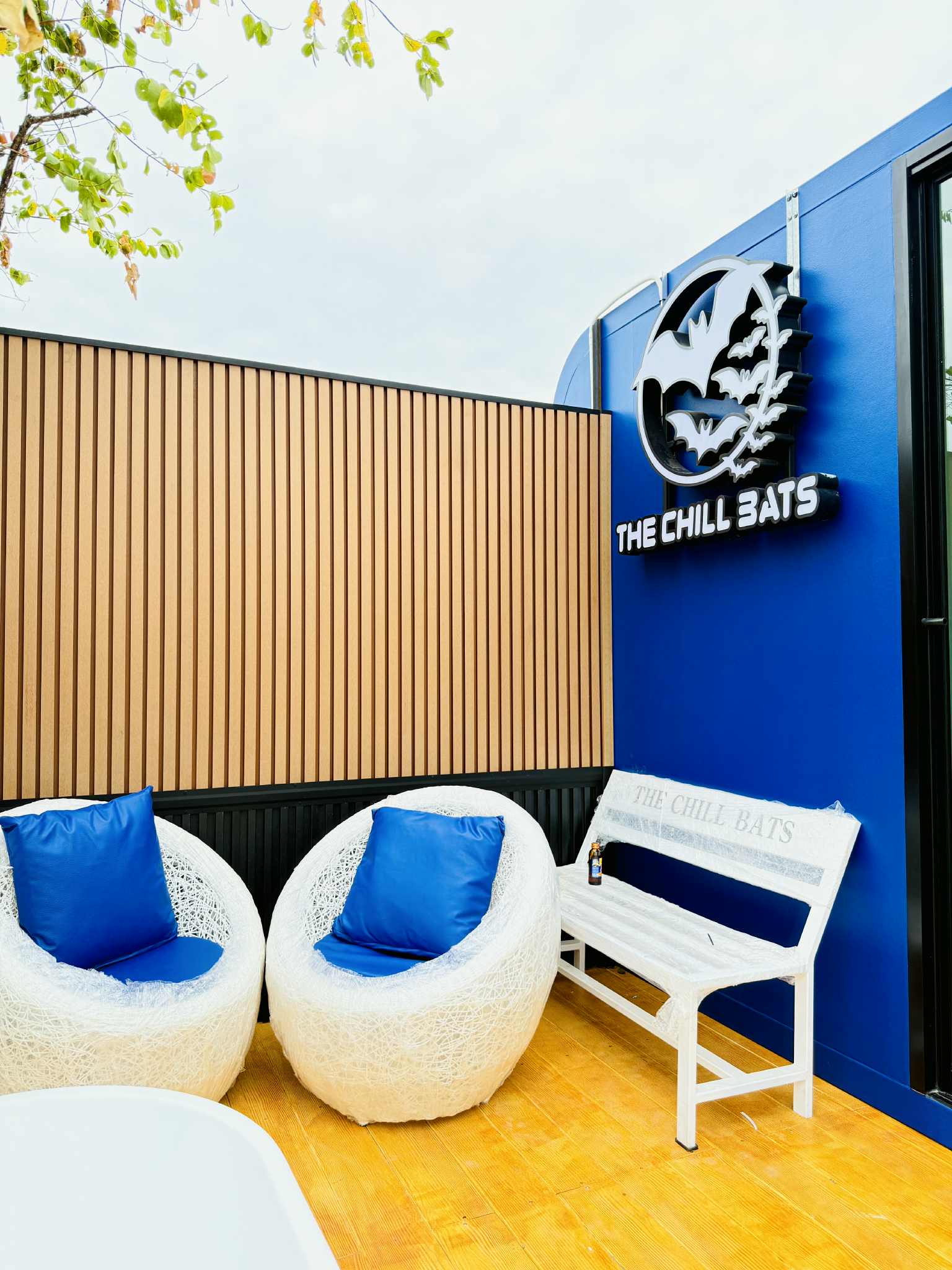 The Chill Bats - Blue